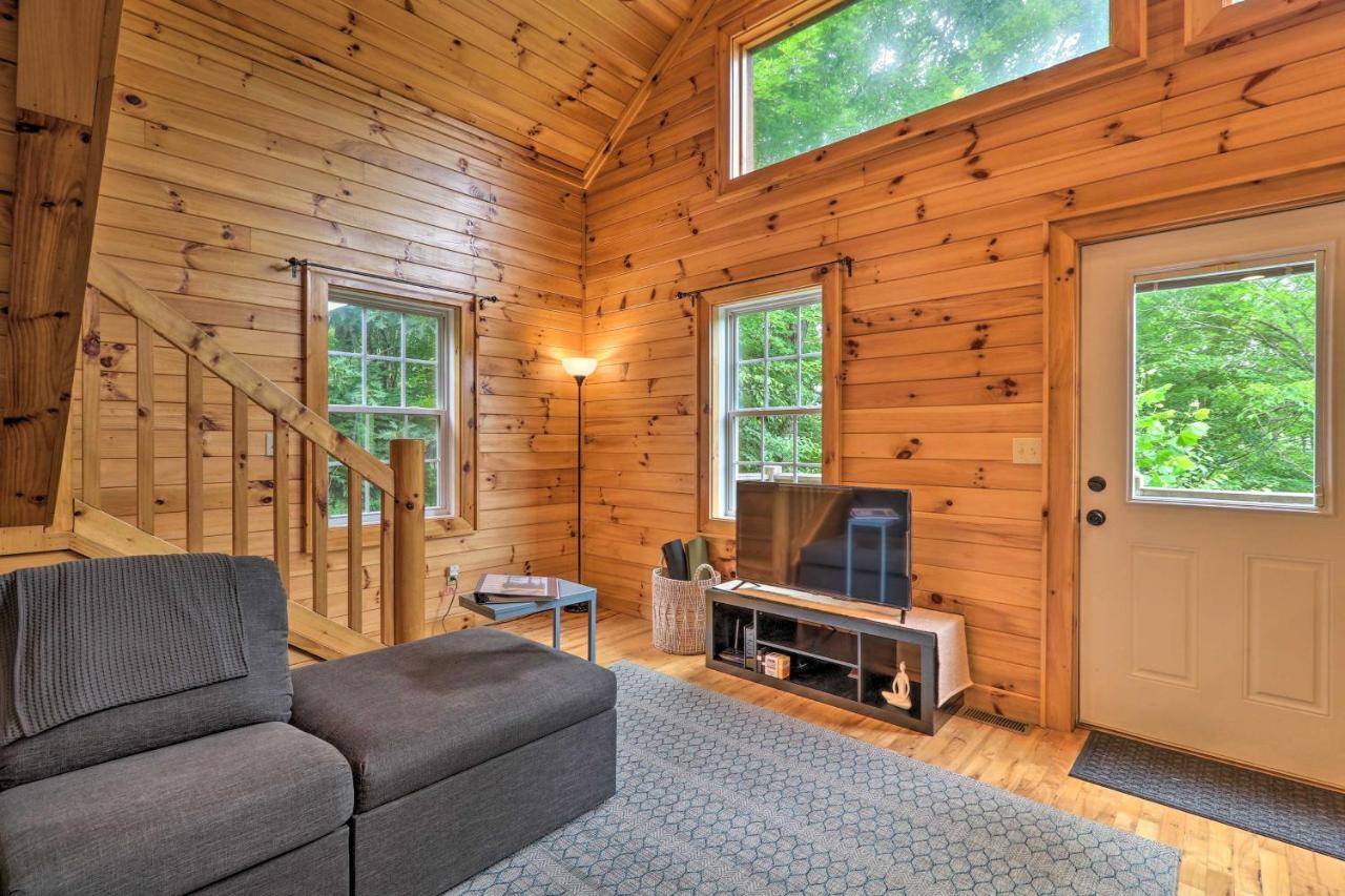 Cozy Boone Cabin With Deck Close To Downtown! Extérieur photo
