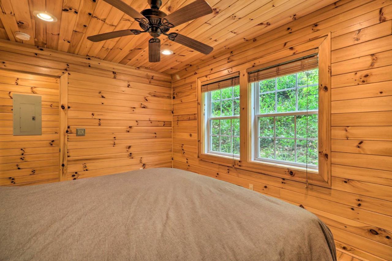 Cozy Boone Cabin With Deck Close To Downtown! Extérieur photo