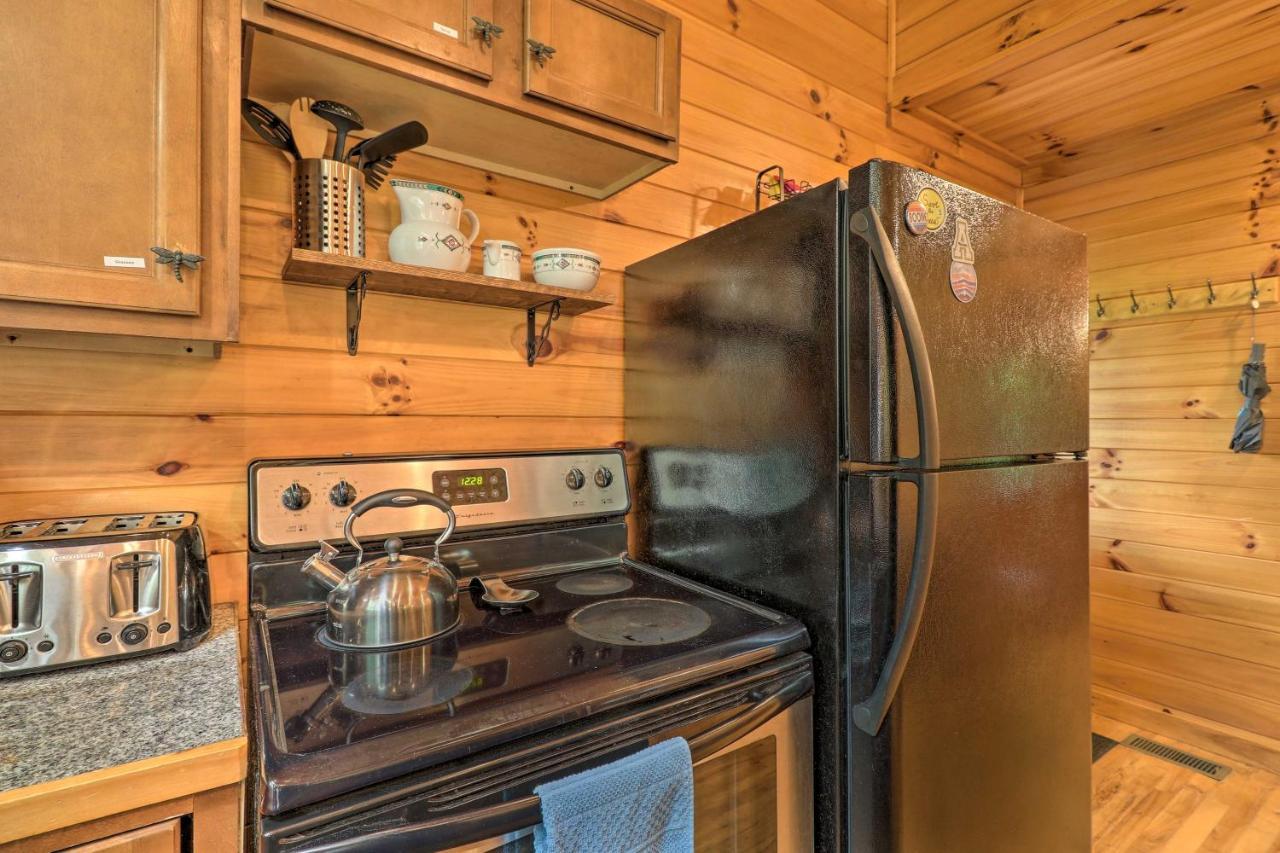 Cozy Boone Cabin With Deck Close To Downtown! Extérieur photo