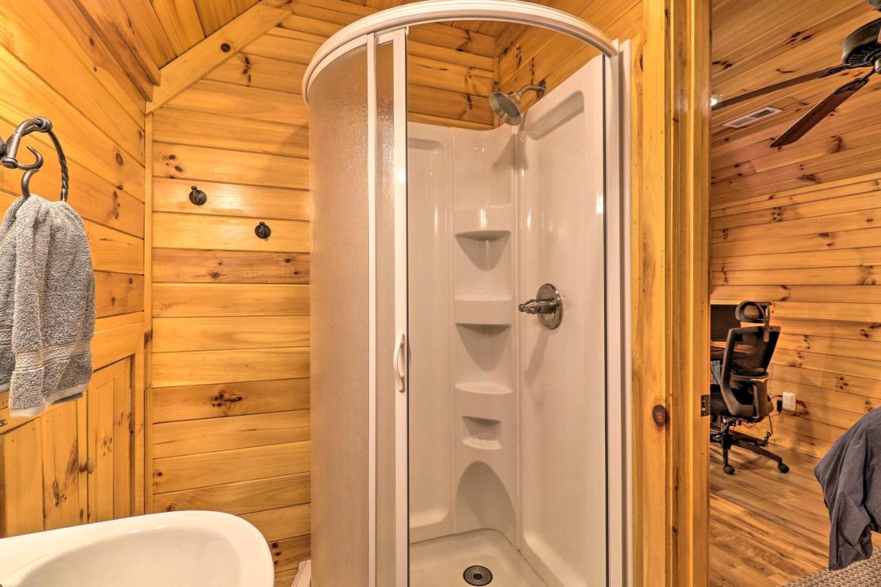 Cozy Boone Cabin With Deck Close To Downtown! Extérieur photo