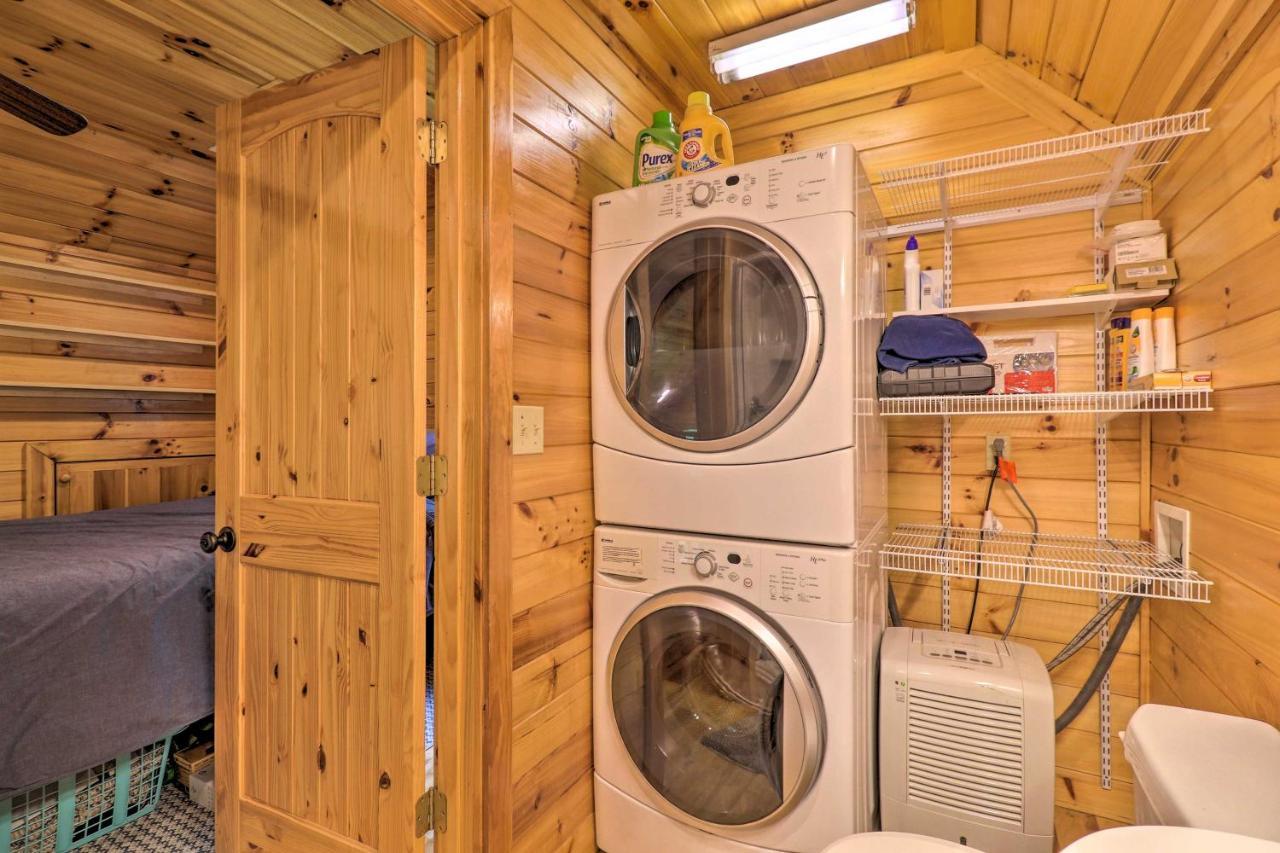 Cozy Boone Cabin With Deck Close To Downtown! Extérieur photo